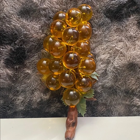 Vintage Amber/Yellow Glass Grape Cluster Decorative Accent - Picture 8 of 16